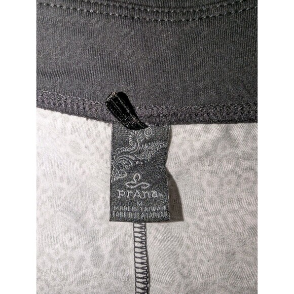 PrAna A Line Mini Skirt Black & White Design Women's Size Medium - Picture 4 of 4
